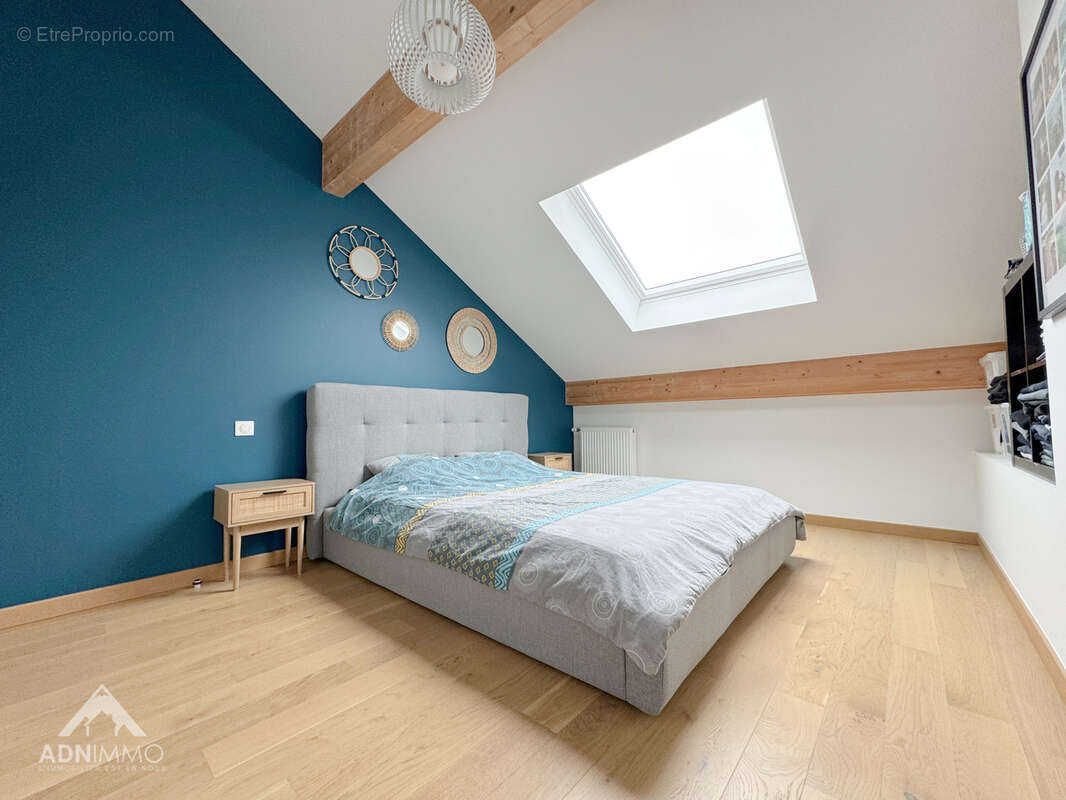 Appartement à PERON