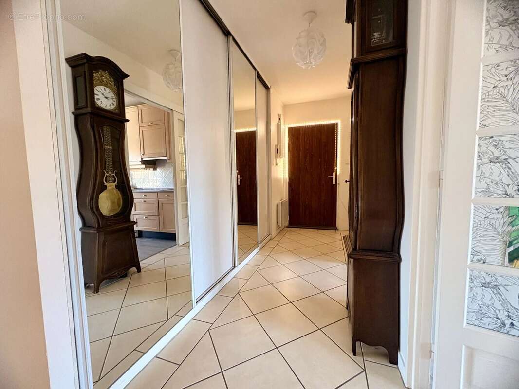 Appartement à LE PLESSIS-TREVISE