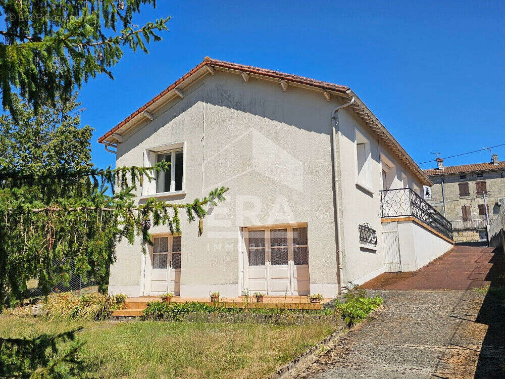Maison 128m² à roullet-saint-estèphe - photo 5