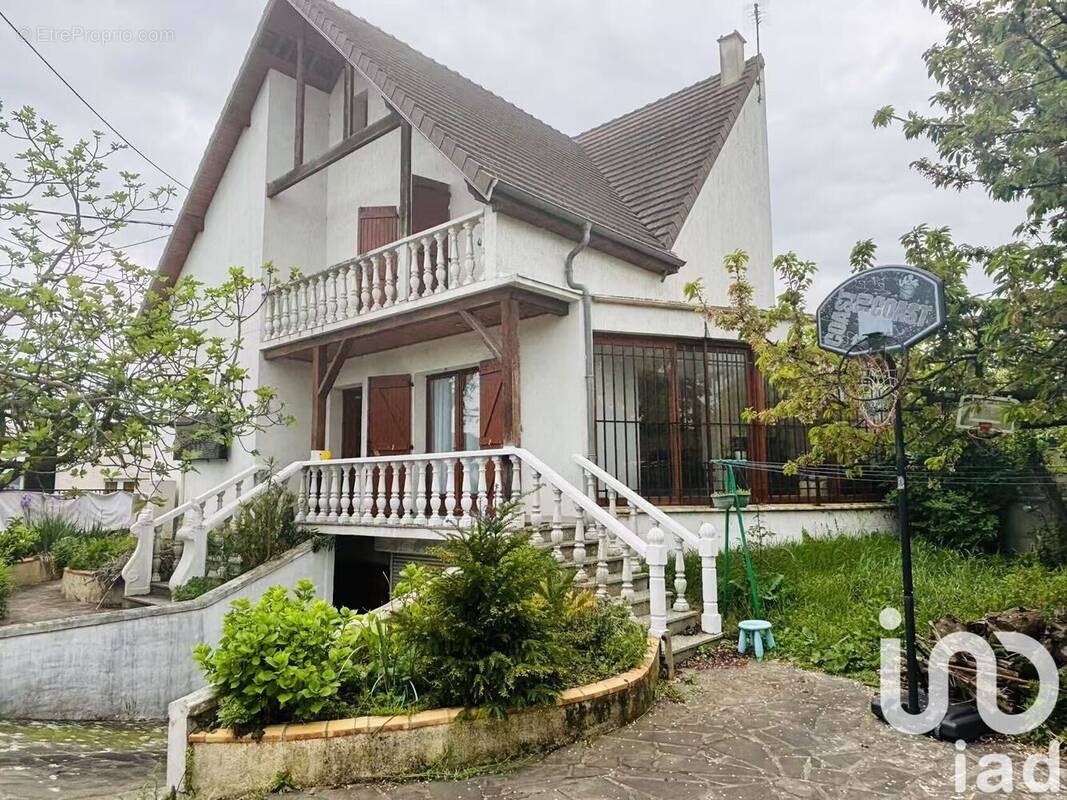 Photo 1 - Maison à LE BLANC-MESNIL