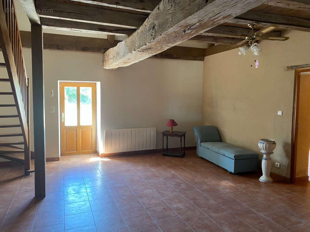 A 5 min de LE VEURDRE  (03) maison bourbonnaise typique de 230 m², rénovée , sur 1,4ha - photo 8