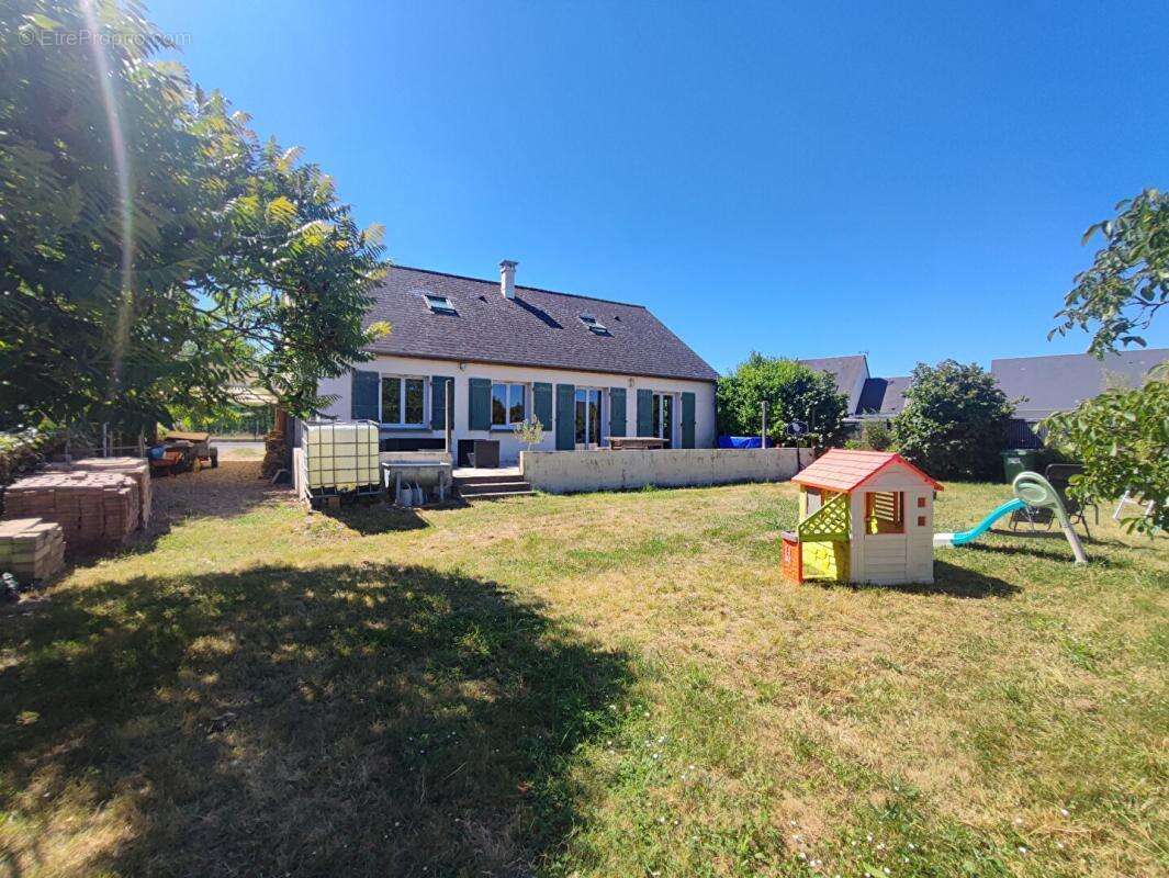 Maison à SAINT-ETIENNE-DE-CHIGNY