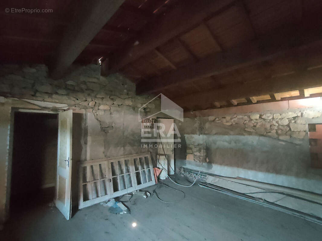 Maison à vendre à Saint Christoly de Blaye - 6 pièces, 236 m² sur 2700 m² de terrain - photo 15