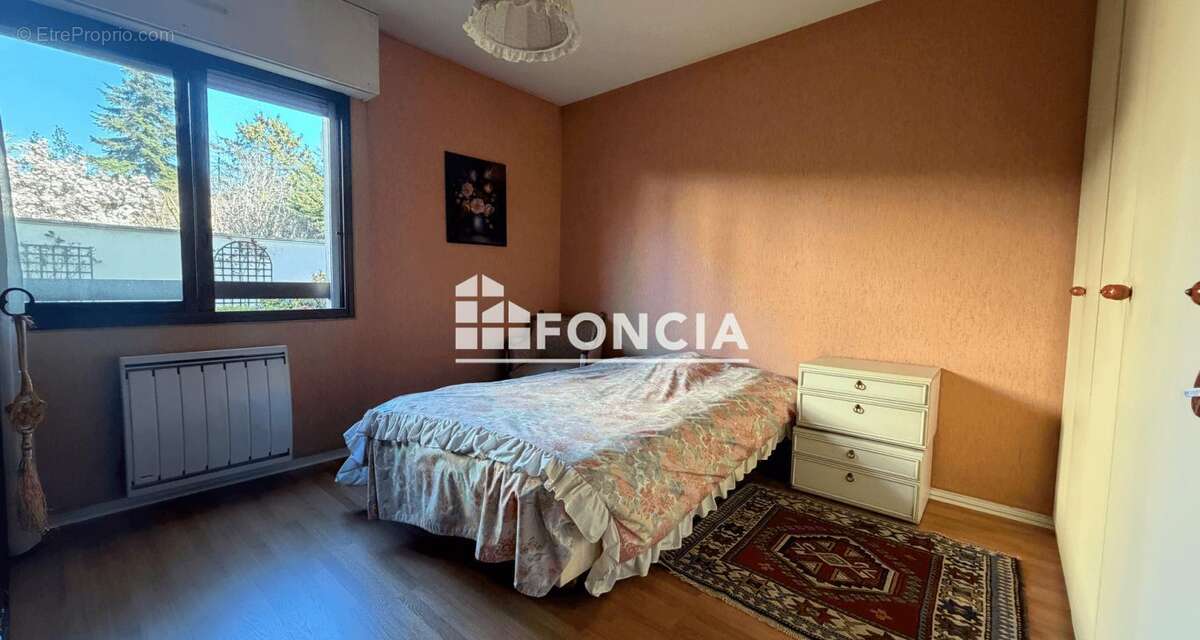 Appartement à BOURG-LA-REINE