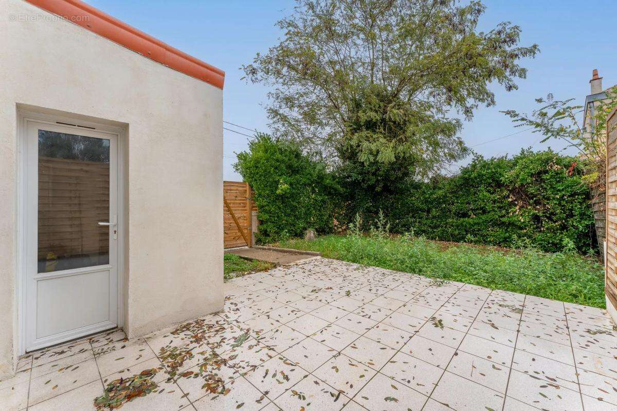 Maison à AMBARES-ET-LAGRAVE