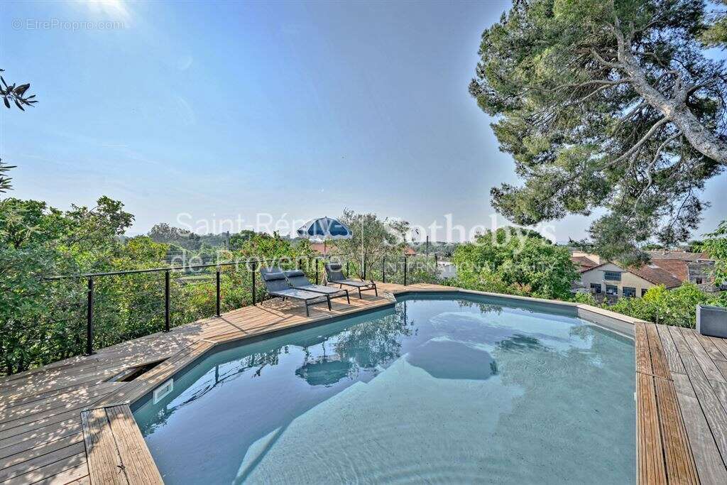 Maison à VILLENEUVE-LES-AVIGNON