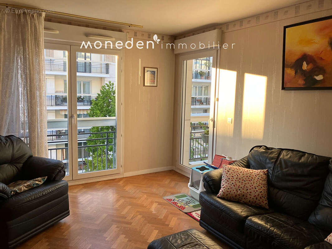 Appartement à COURBEVOIE