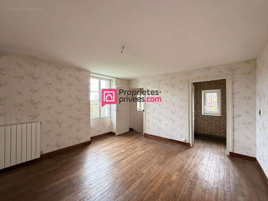 Maison - 15MN Sainte Maure De Touraine - Terrain 7800m2 - photo 7