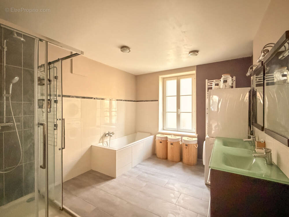Maison à LESSY