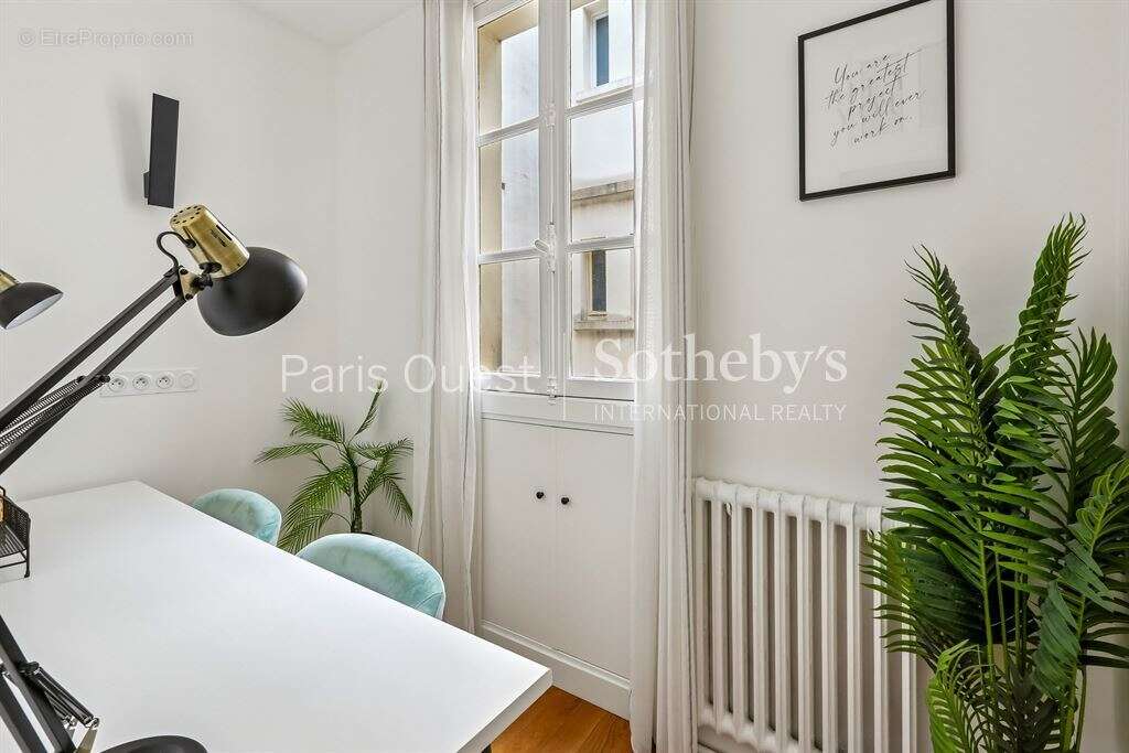 Appartement à NEUILLY-SUR-SEINE