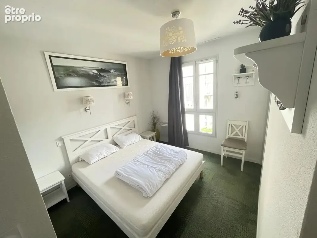 T2 + cabine 34 m² avec balcon – Dans un Château avec piscine - Baden - photo 6