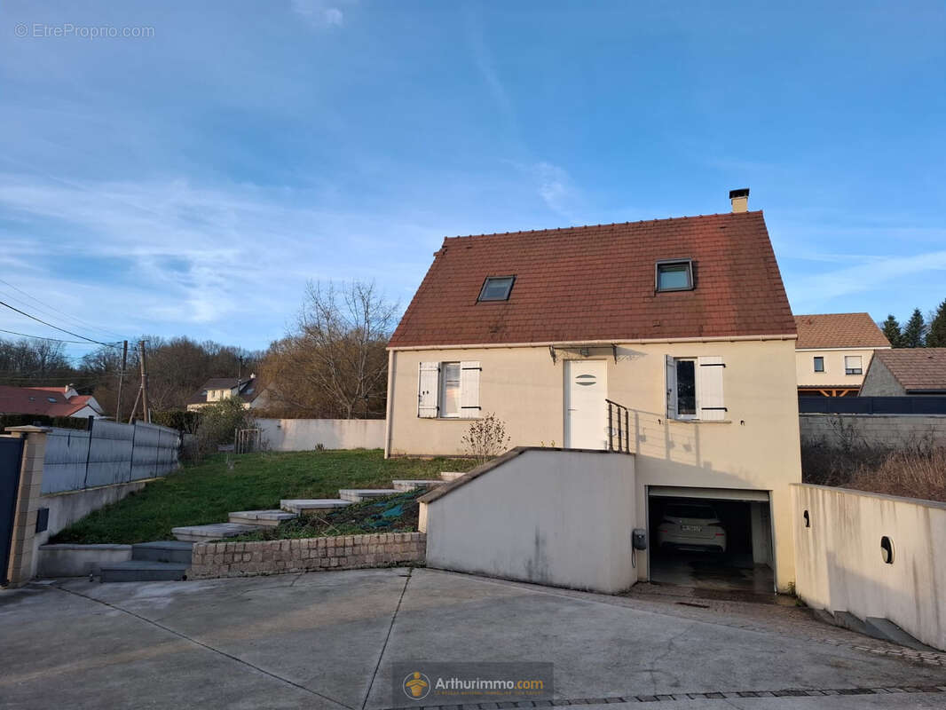 Maison à CRECY-LA-CHAPELLE