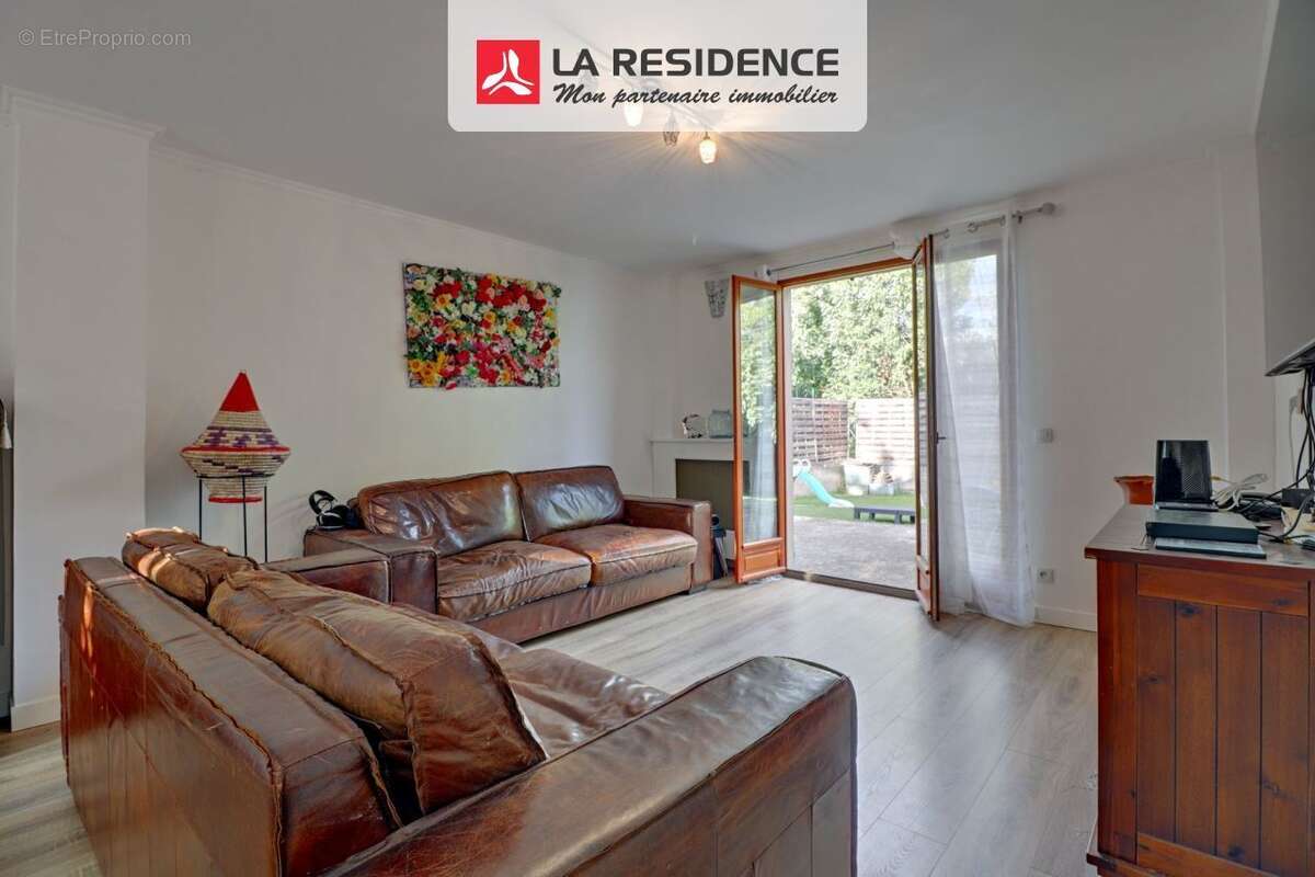 Maison à MAURECOURT