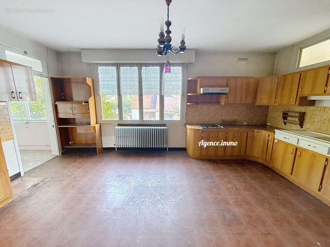 Maison à NAZELLES-NEGRON