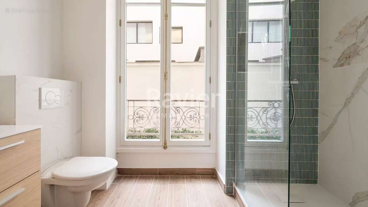 Appartement à PARIS-17E