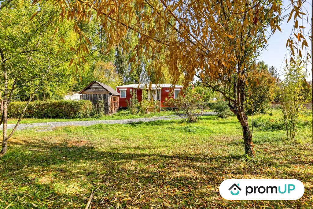 Terrain à LA CHAPELLE-SAINT-LAURIAN