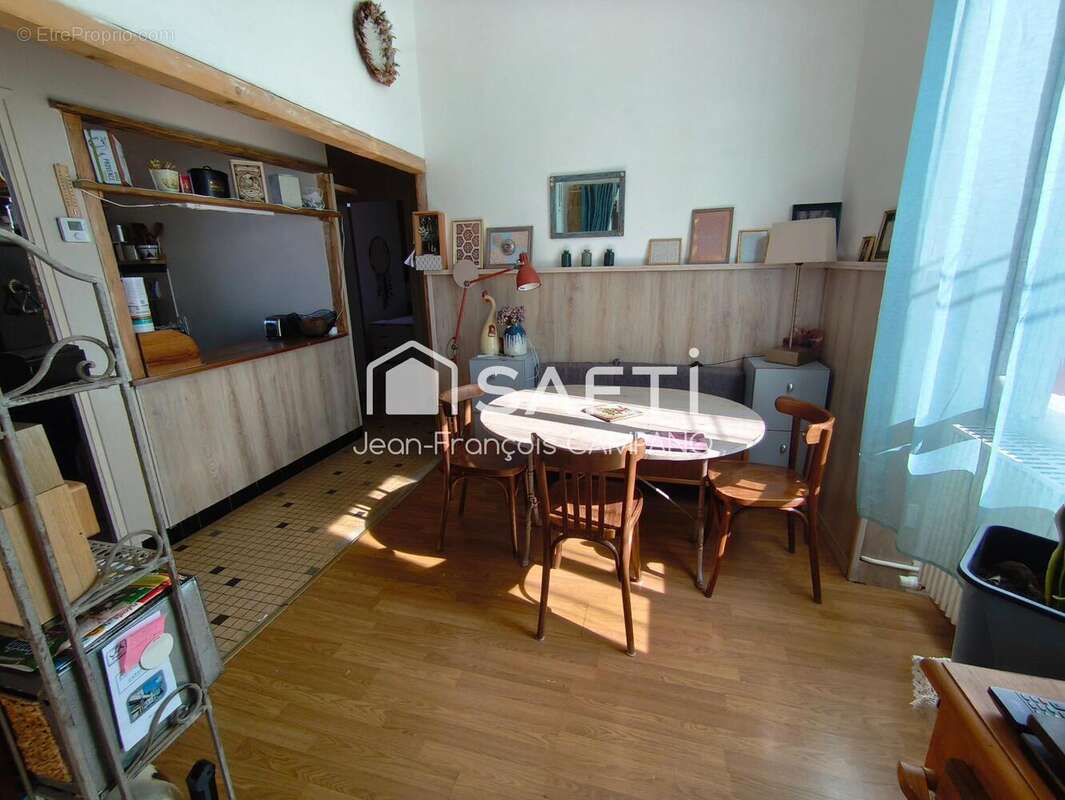 Photo 3 - Appartement à LIVINHAC-LE-HAUT