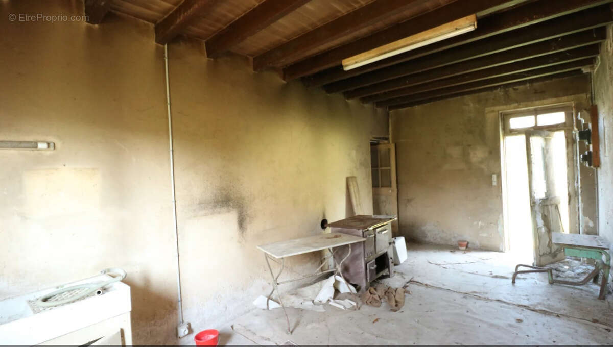 Maison à LA GUERCHE-SUR-L'AUBOIS