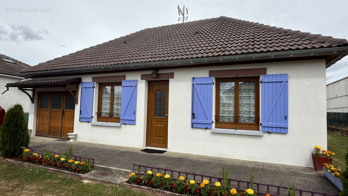 Maison à AVALLON