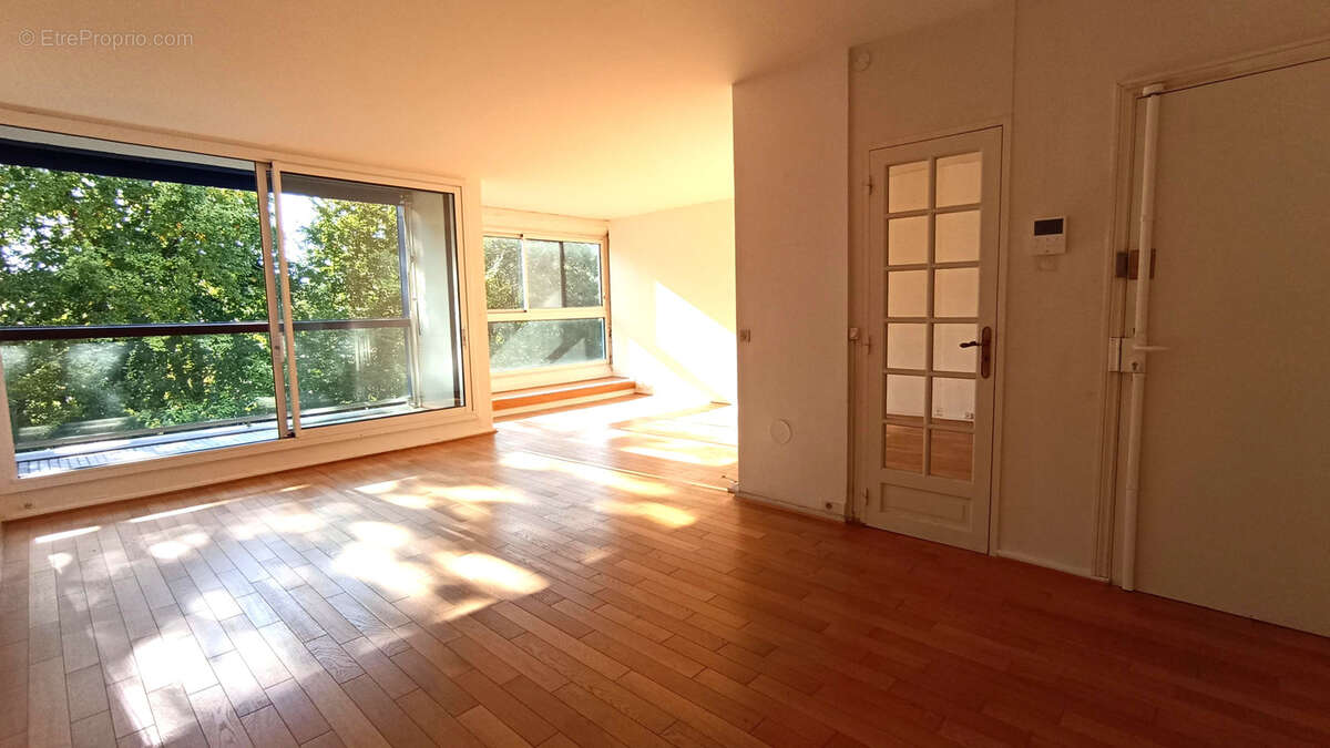 Appartement à VILLE-D&#039;AVRAY