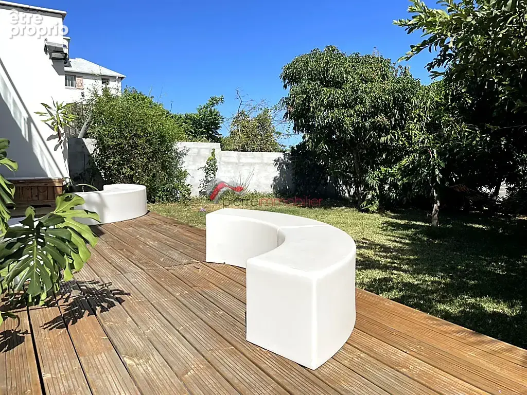 Villa récente de 2024 de 6 pièces de 181 m2 avec piscine, vue montagne et sous-sol - photo 4