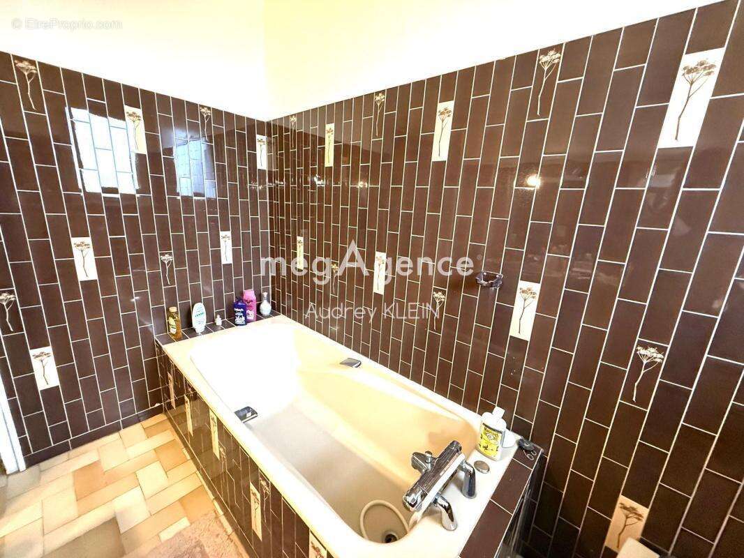 Maison à VILLENEUVE-SUR-YONNE