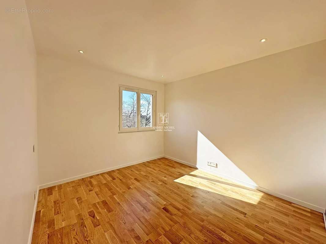 Appartement à VALBONNE