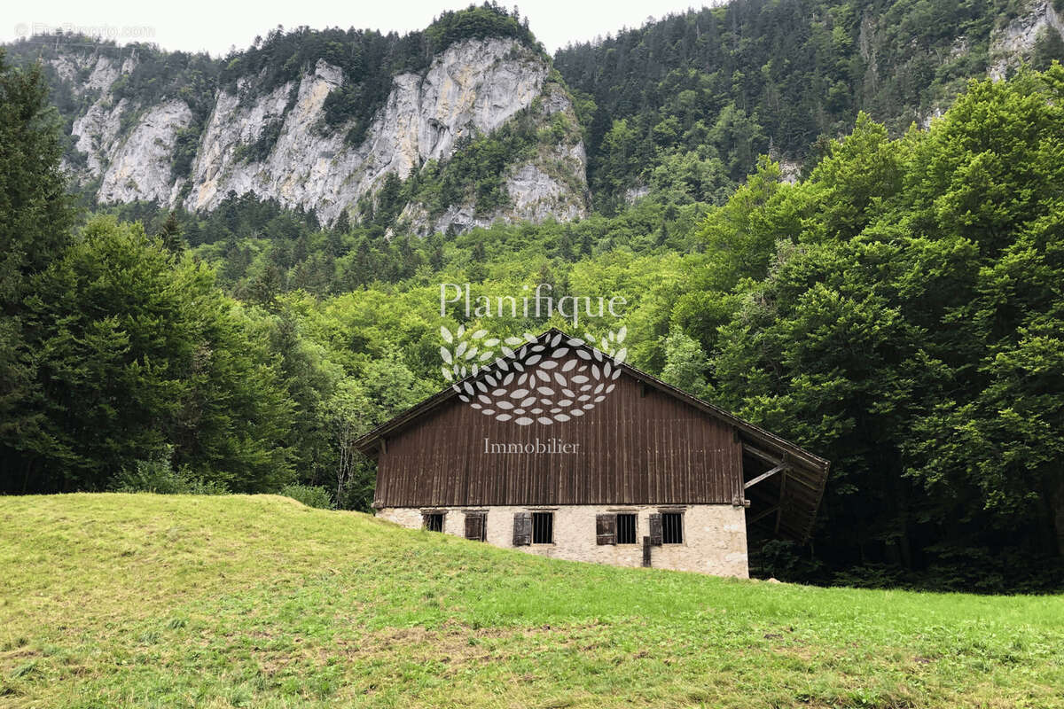 Bâtisse de caractère - photo 2