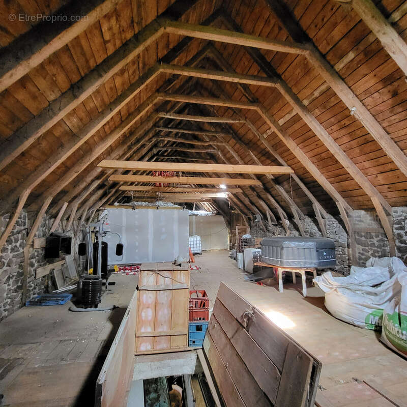 Maison à RIOM-ES-MONTAGNES