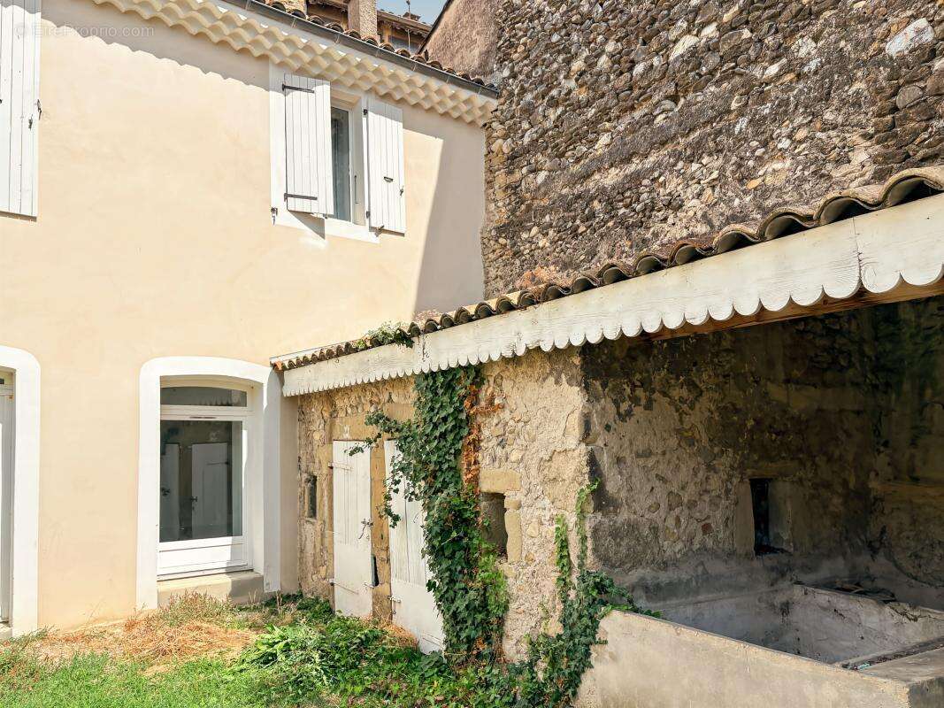 Appartement À Vendre - photo 2