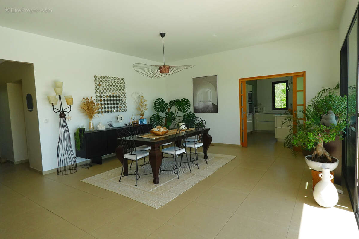 Maison à CAMBLANES-ET-MEYNAC