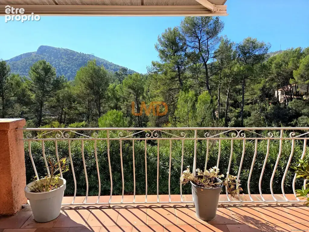 Propriété avec piscine et espace boisé - photo 2