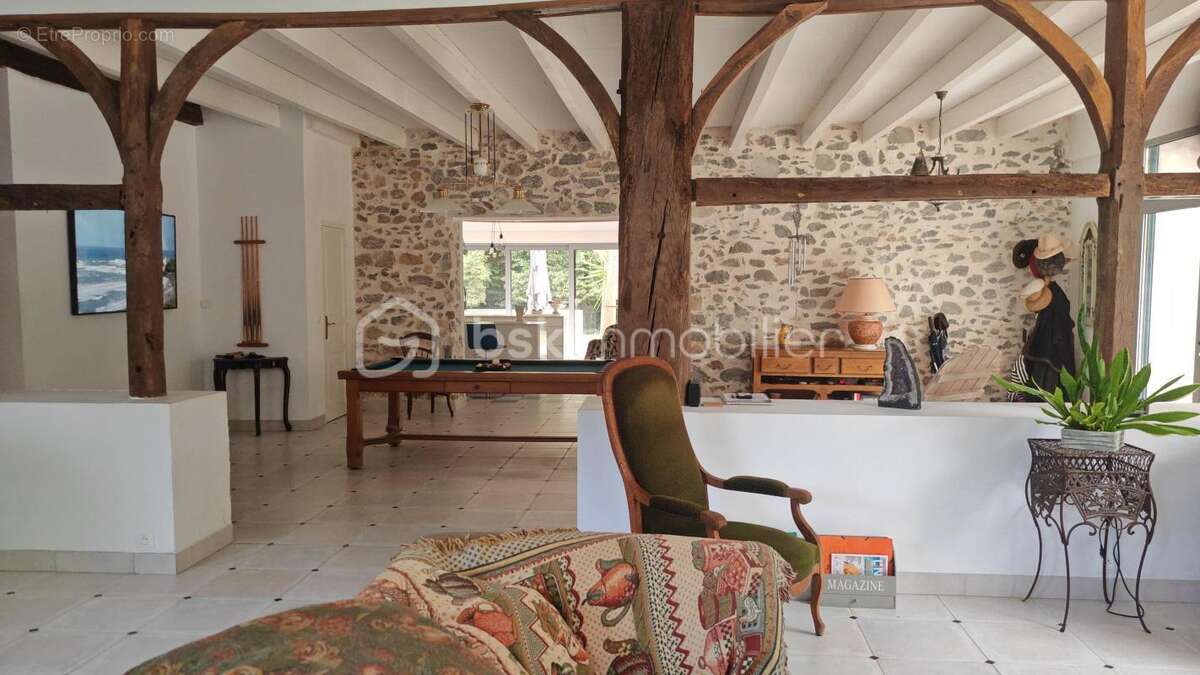 Exceptionnelle Ferme Landaise de 399 m² – Charme, Espace et Nature sur 6,7 hectares - photo 2