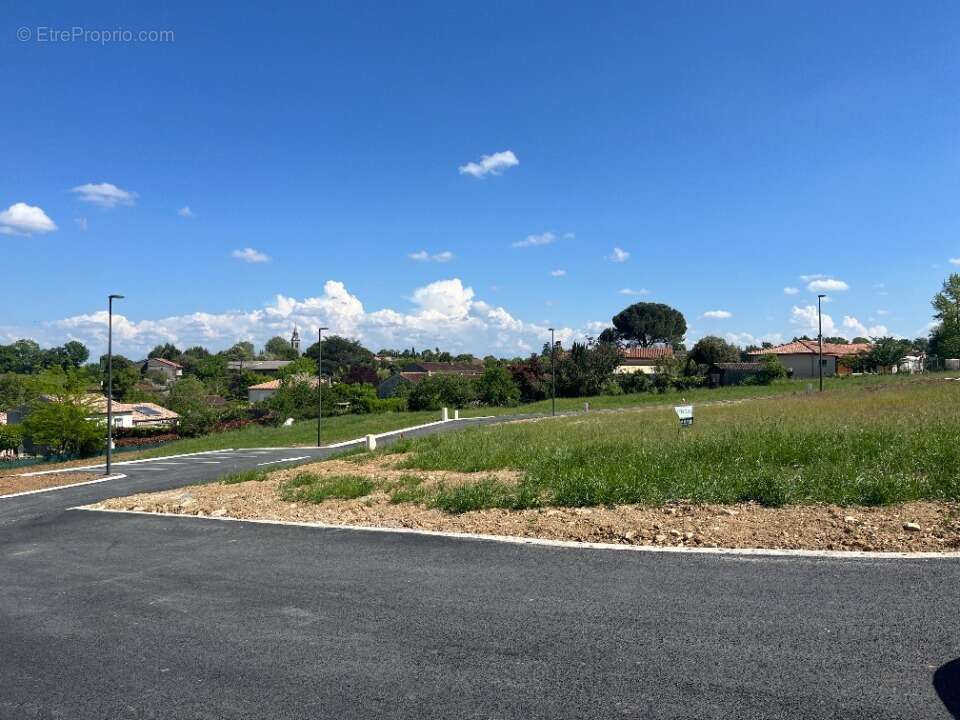 Terrain 500 m² à Carlus  - photo 2