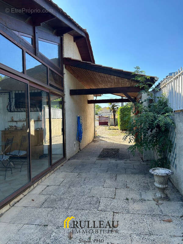 Maison avec garage et beau jardin: proche des commodités - photo 13