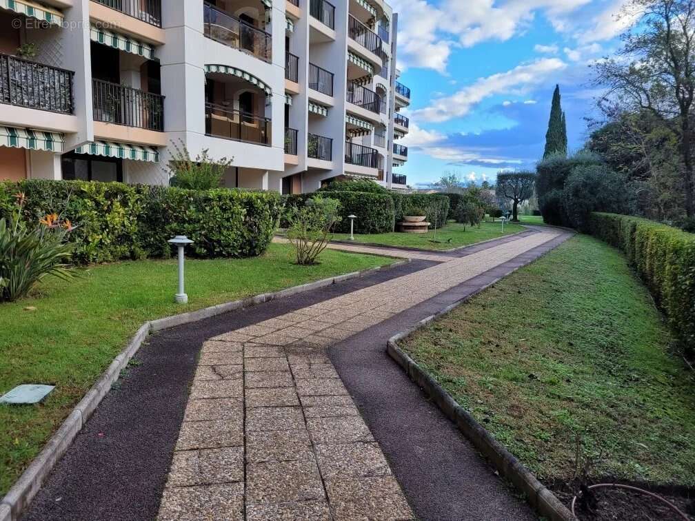 Appartement à MANDELIEU-LA-NAPOULE