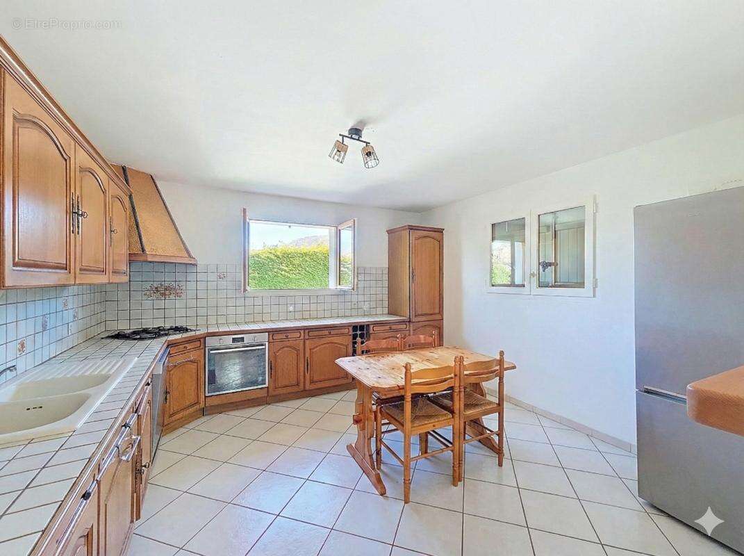 Maison à SAINT-PIERRE-EN-FAUCIGNY