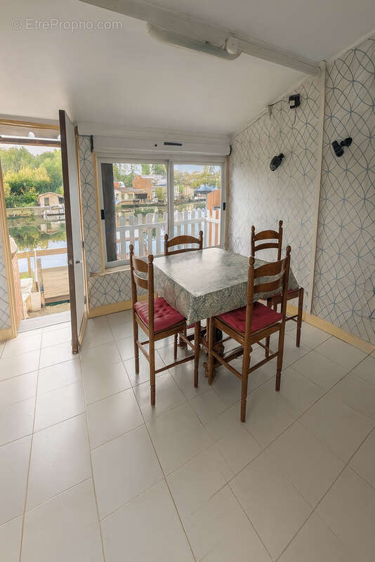 Maison à MILLY-SUR-THERAIN