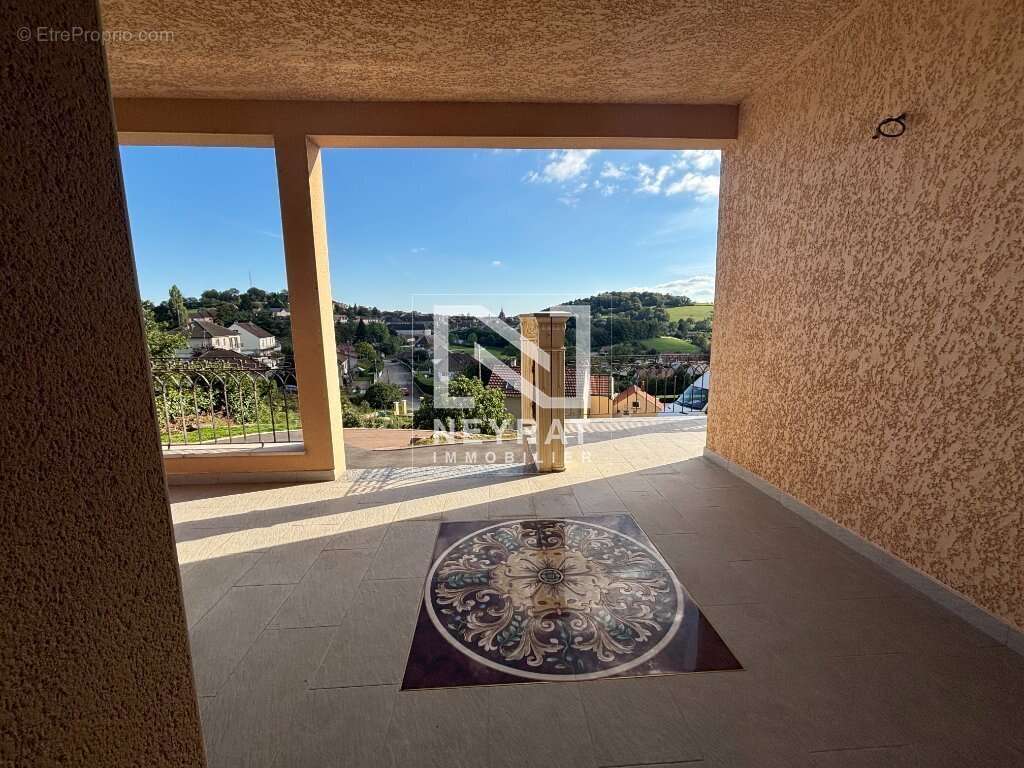 Maison - 4 chambres - MONTCENIS - 318,50 m2 - 290 000 € - photo 13