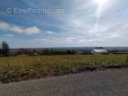 Terrain à CRENNES-SUR-FRAUBEE