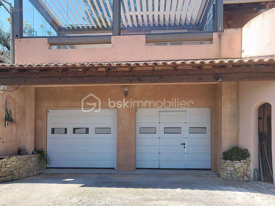 Maison à SOLLIES-VILLE