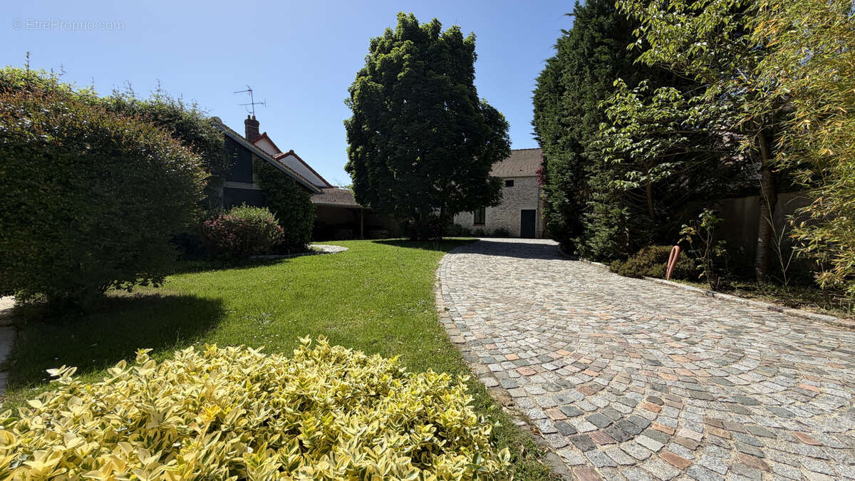 Maison à THOIRY