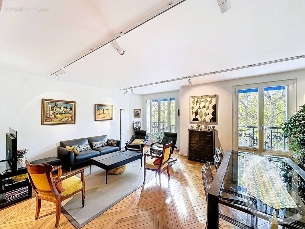 Appartement à PARIS-14E