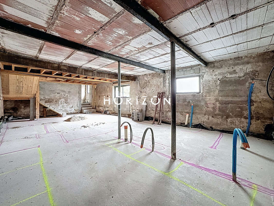 Maison à MOGNENEINS