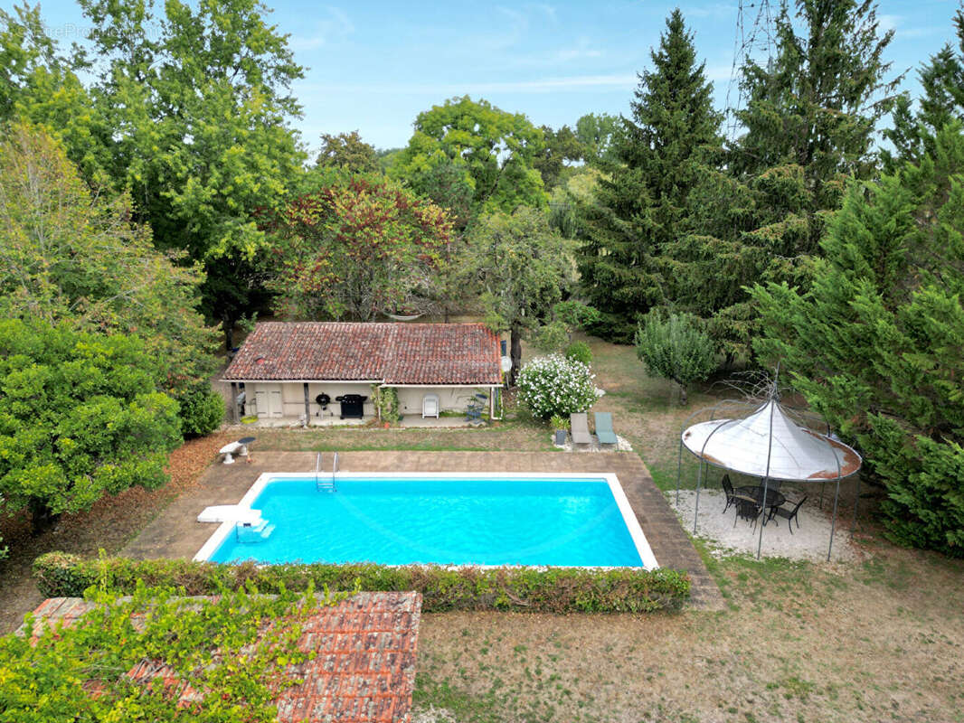 Maison à SAINT-LEON-SUR-L&#039;ISLE