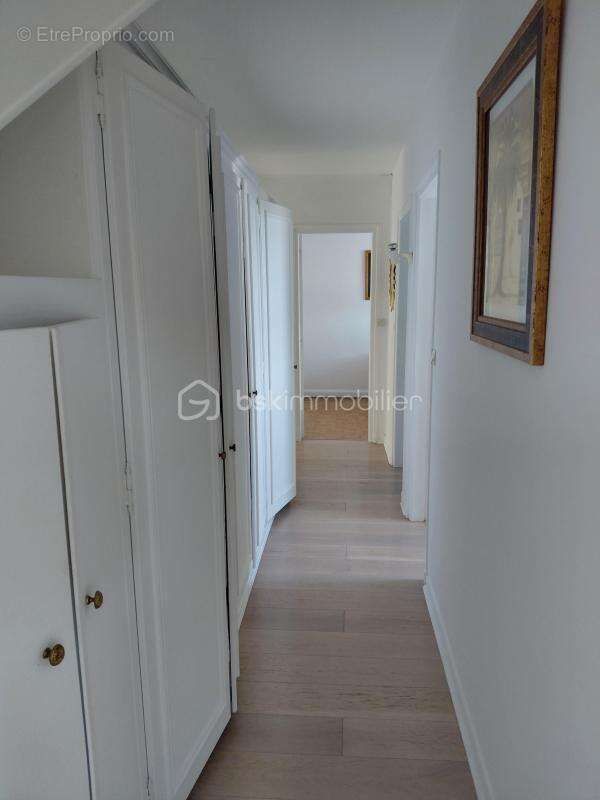 APPARTEMENT 4 chambres , au calme - photo 17