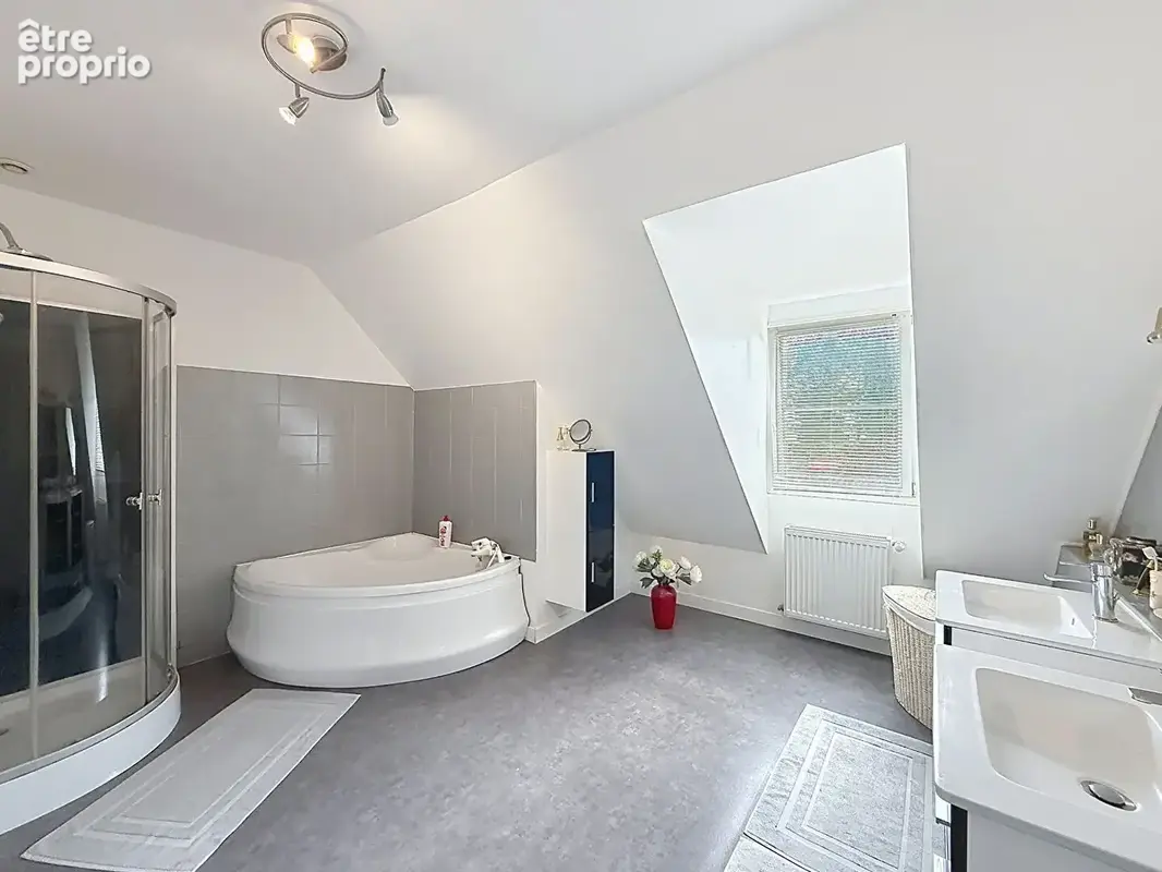 EXCLUSIVITE - LION-SUR-MER - maison de 6 chambres - photo 5