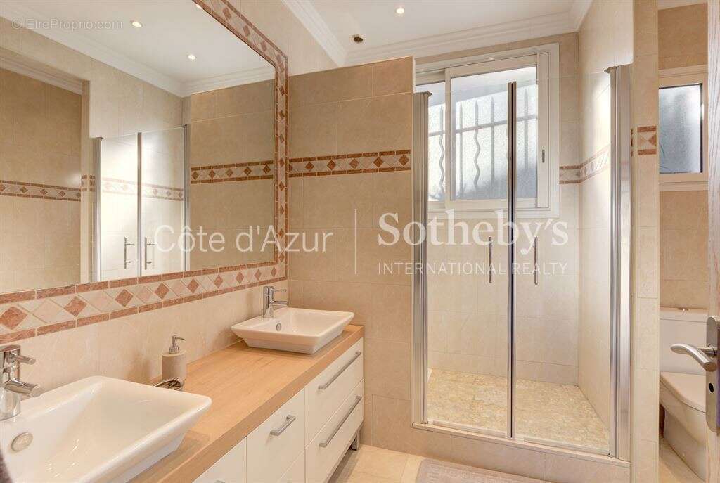 Appartement à MANDELIEU-LA-NAPOULE