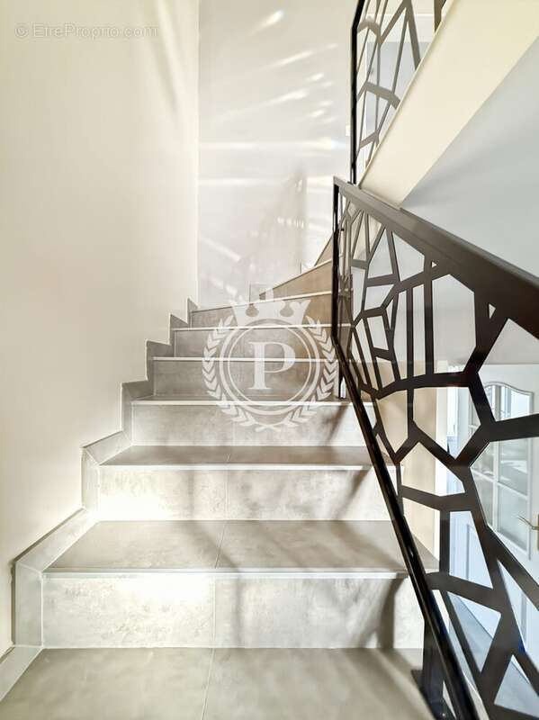 Maison à CHENNEVIERES-SUR-MARNE