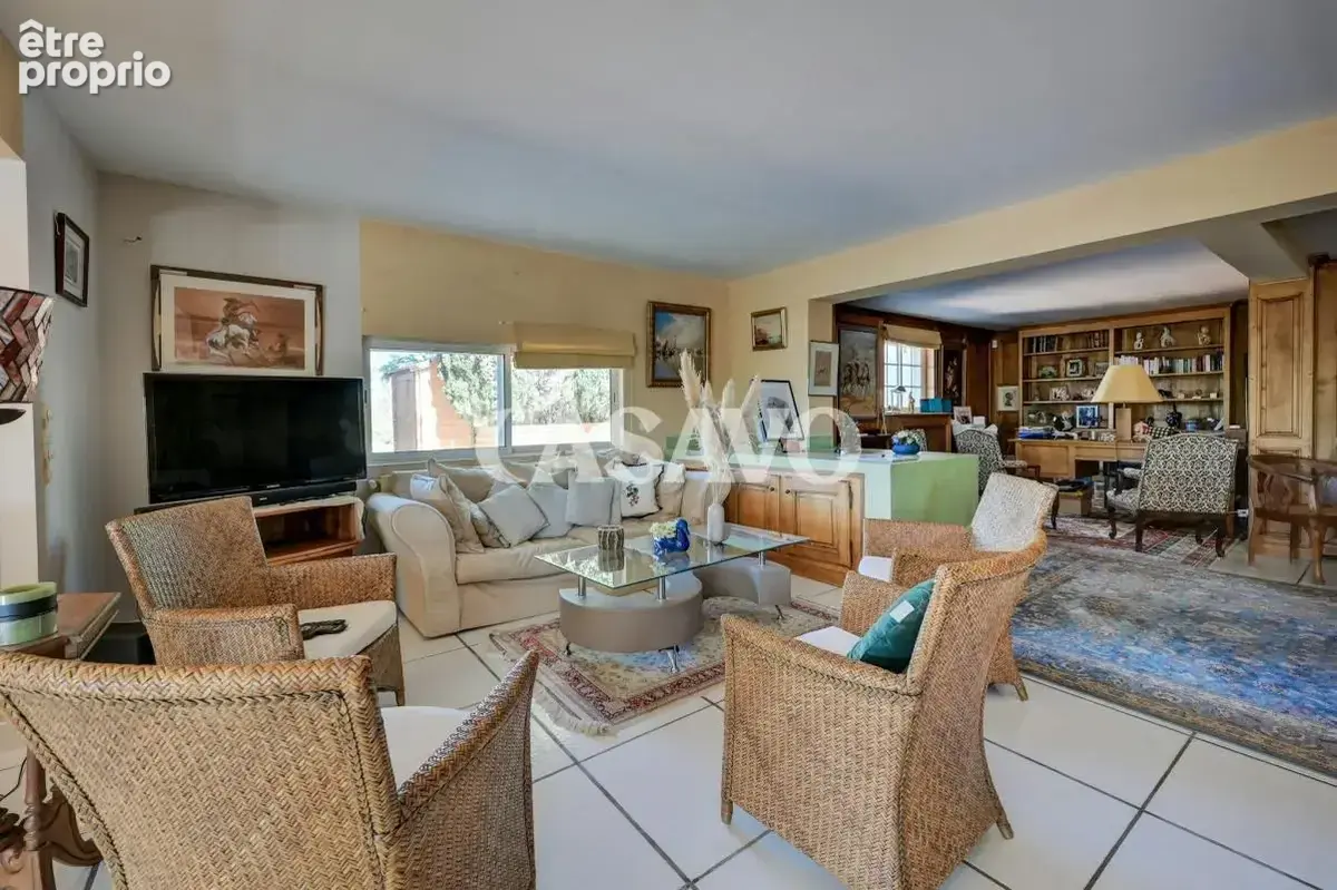 Vente Maison 8 pièces de 300m² - 13460 Saintes-Maries-de-la-Mer - photo 14